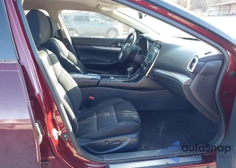 2017 Nissan Maxima 3.5 S z USA, uszkodzony, nr VIN 1N4AA6AP1HC396732